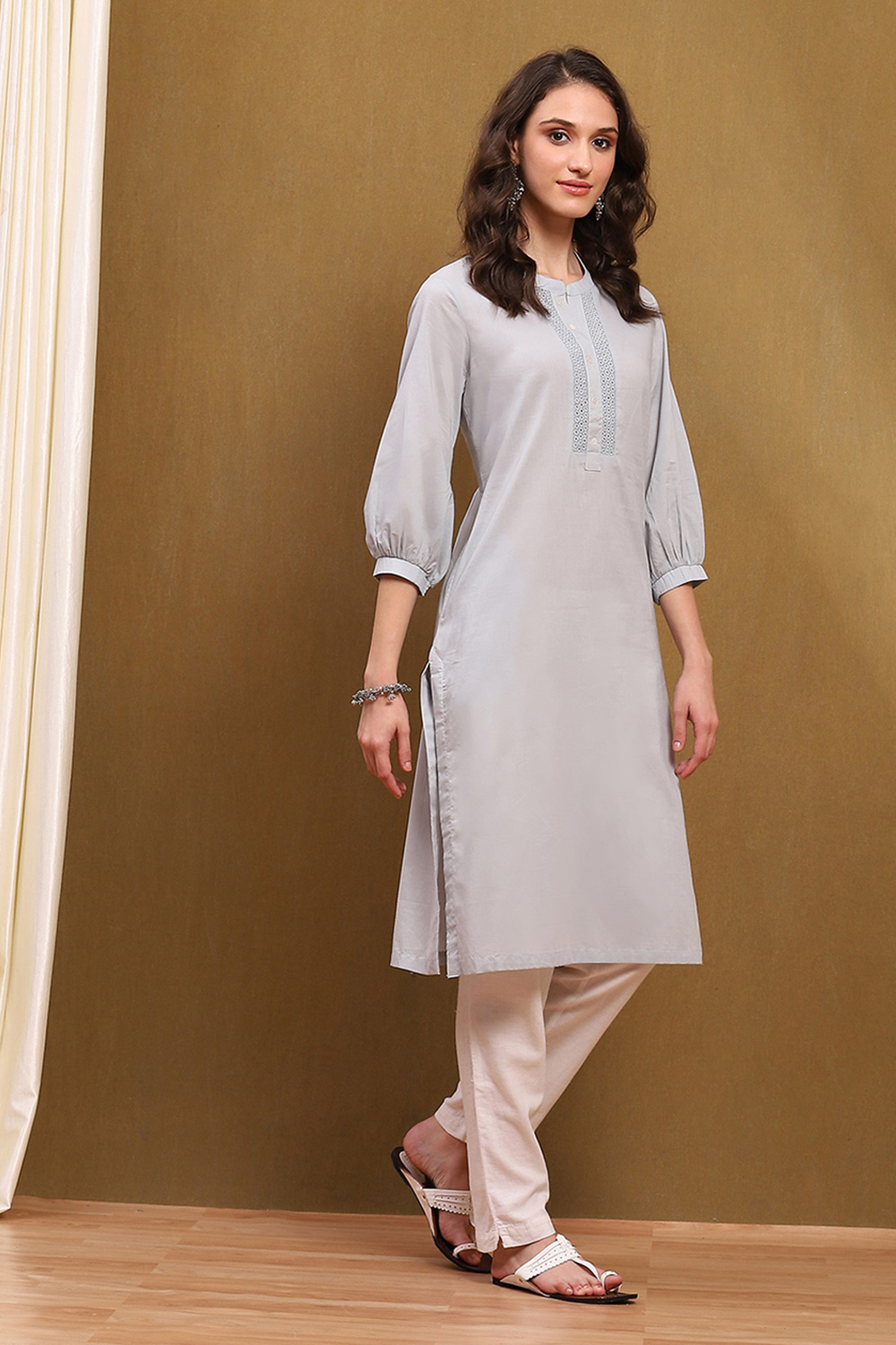 Ice Blue Cotton Solid Regular Fit Straight Kurta image number 4