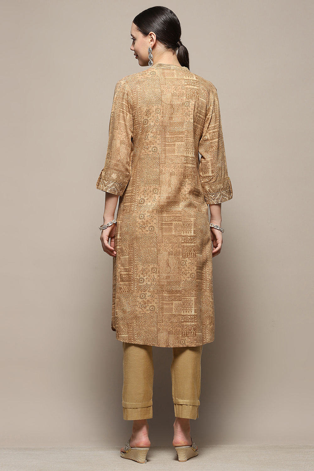 Beige Gathered Printed Straight Kurta image number 4