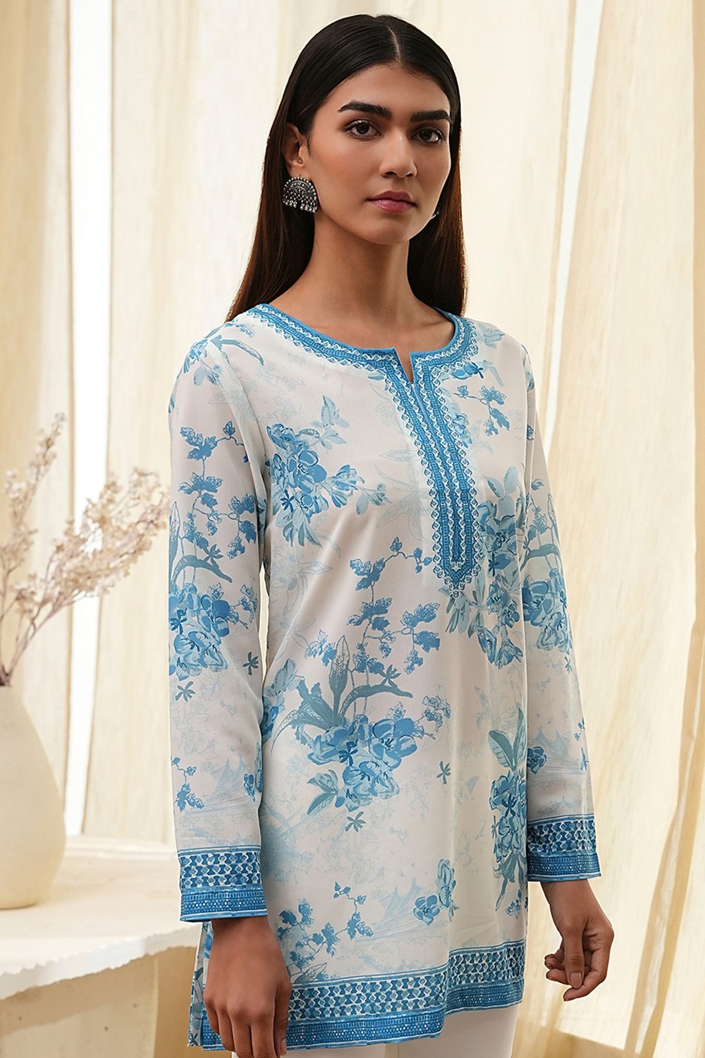 Off-White and Blue Floral Printed Short Straight Kurta image number 1