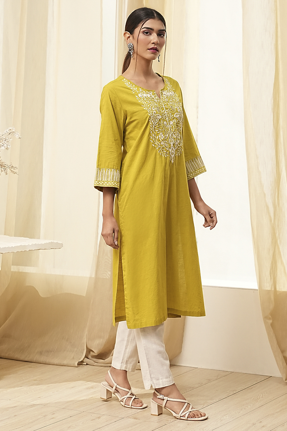 Green Pure Cotton Embroidered Straight Kurta image number 4