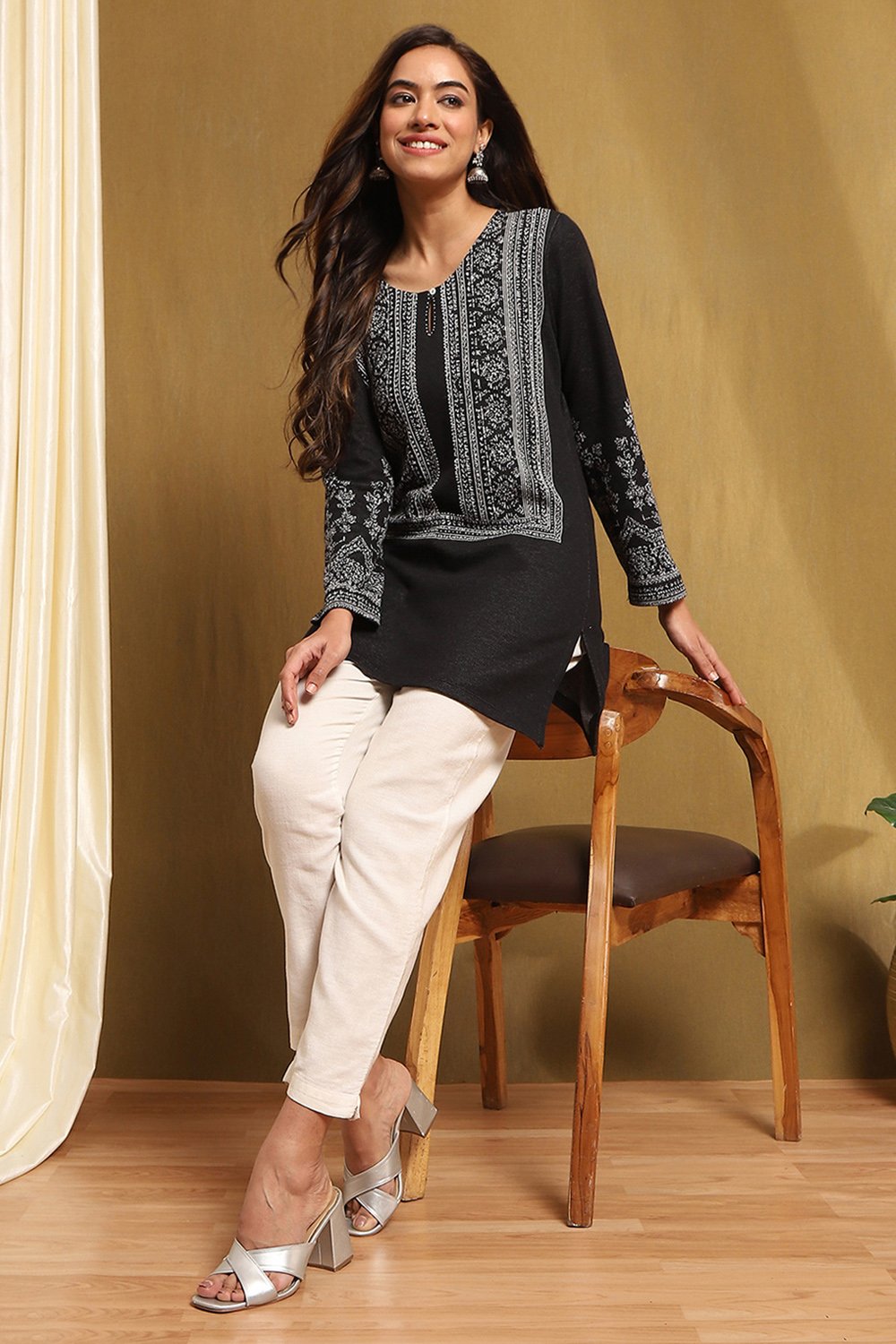 Black Polyester Straight Short Kurti image number 0