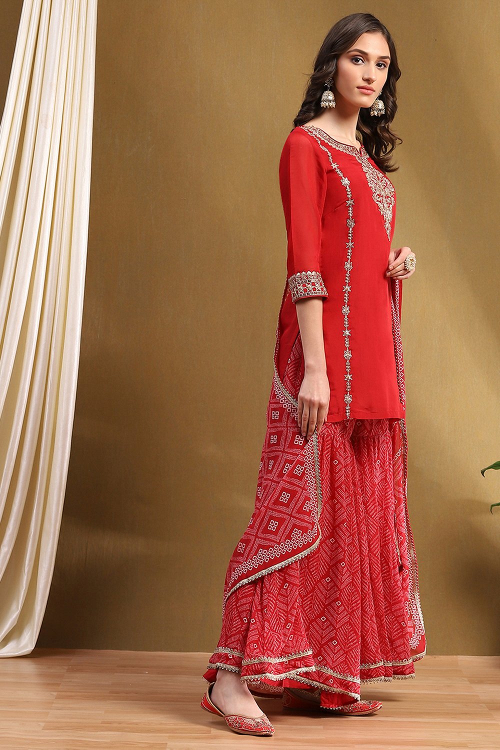 Red Embroidered Festive Straight Suit Set image number 5