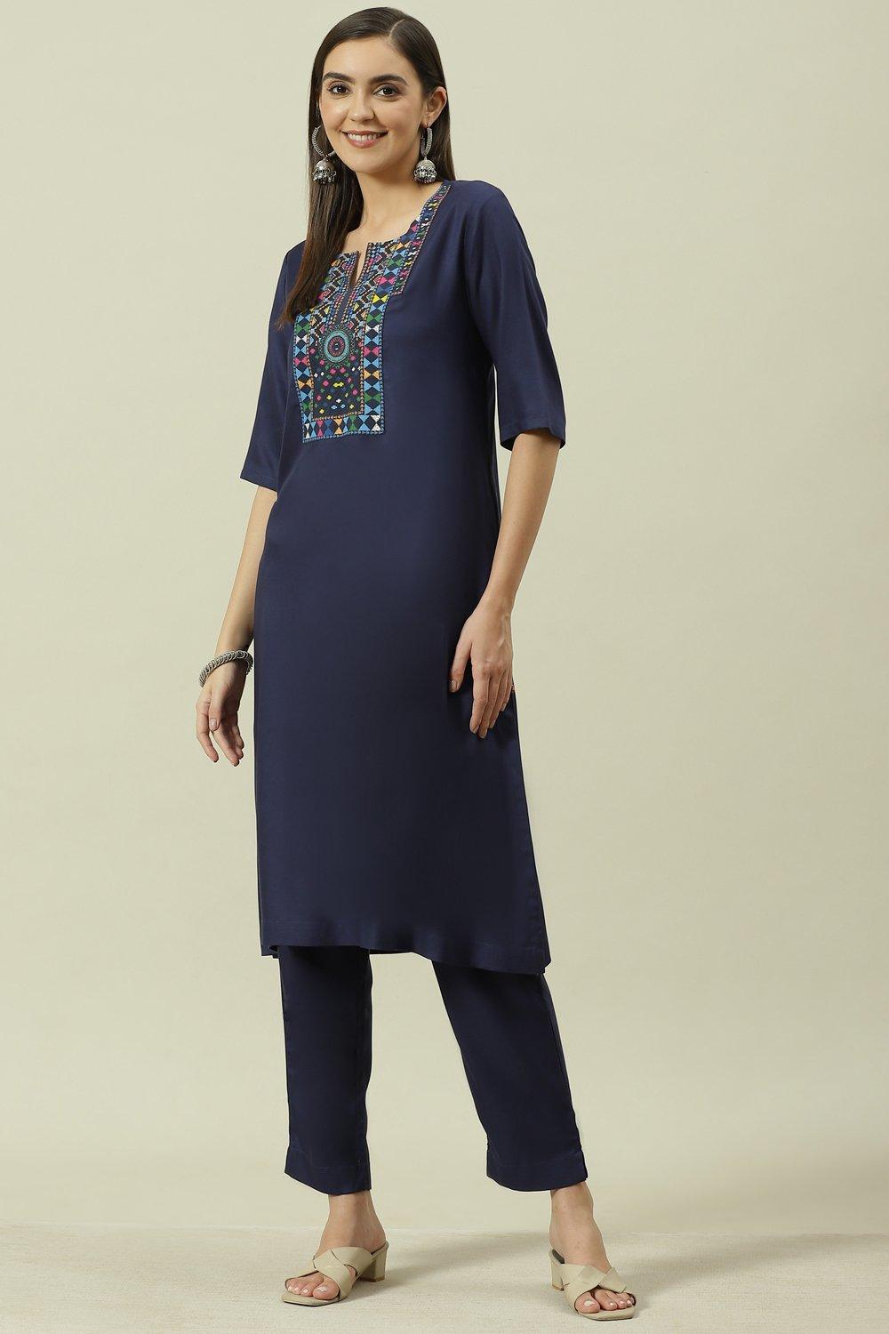 Sage Green Solid LIVA Straight Kurta Slim Pant Suit Set image number 0