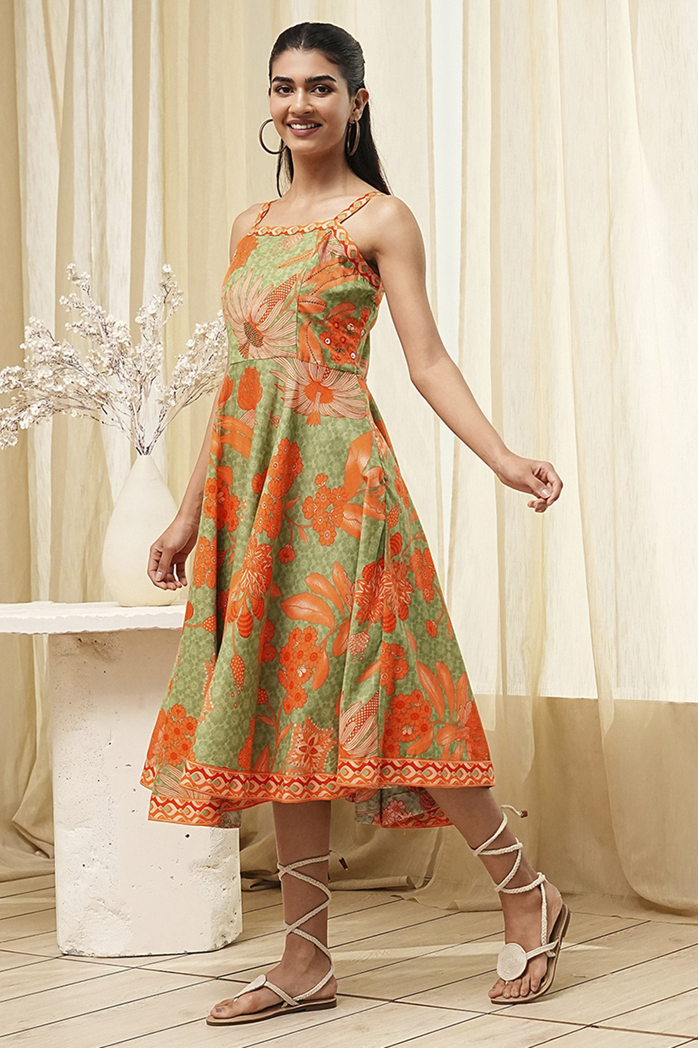 Green Cotton Blend Flared Printed Dress image number 2