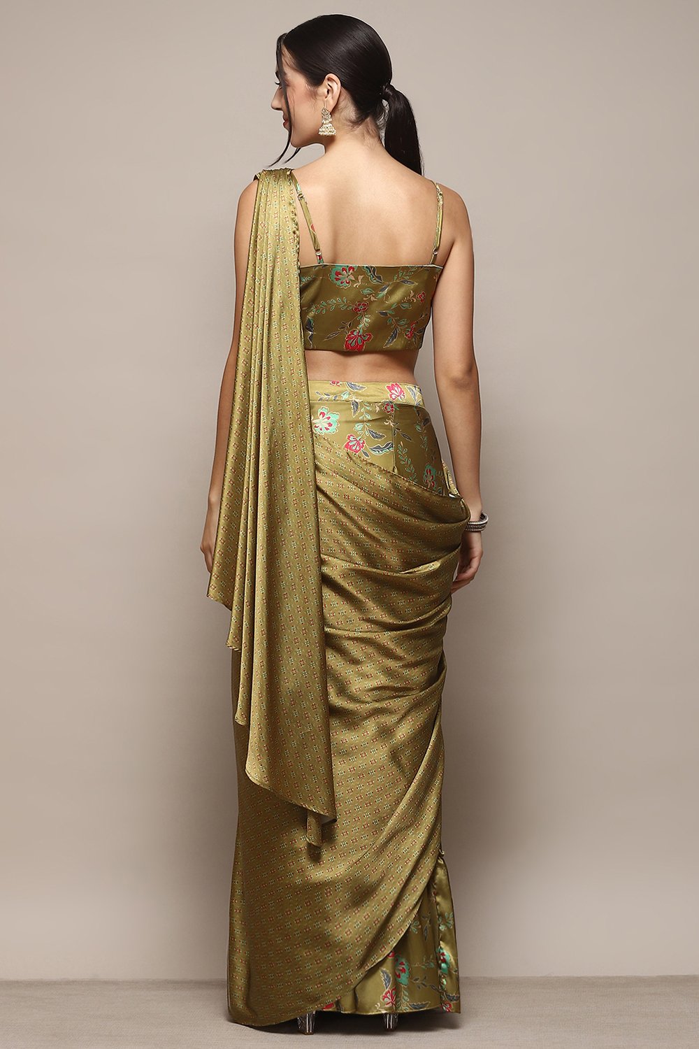 Plum Pre-Draped Saree & A Stitched Blouse With Floral Prints image number 3