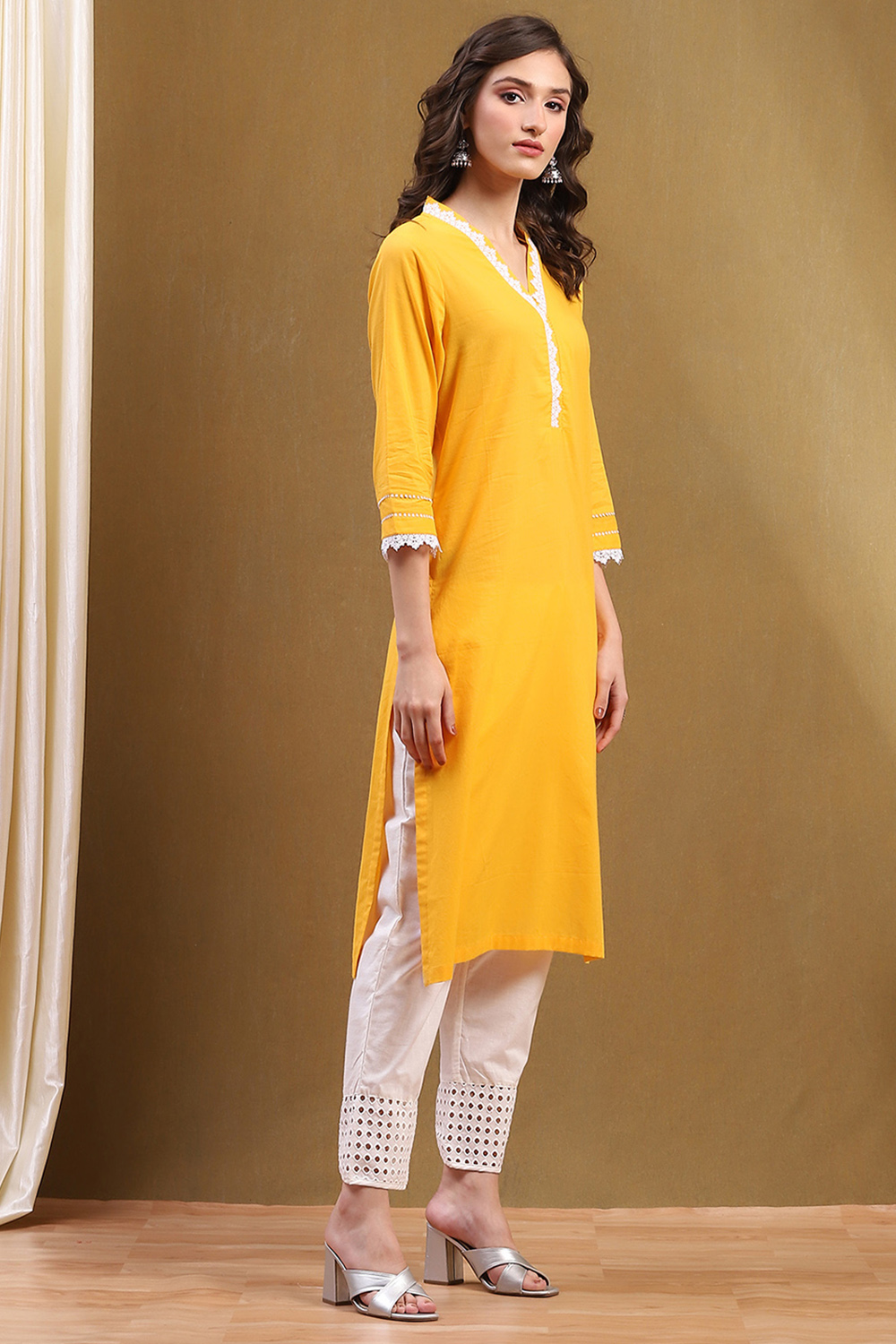 Pink Cotton Solid Regular Fit Straight Kurta image number 4