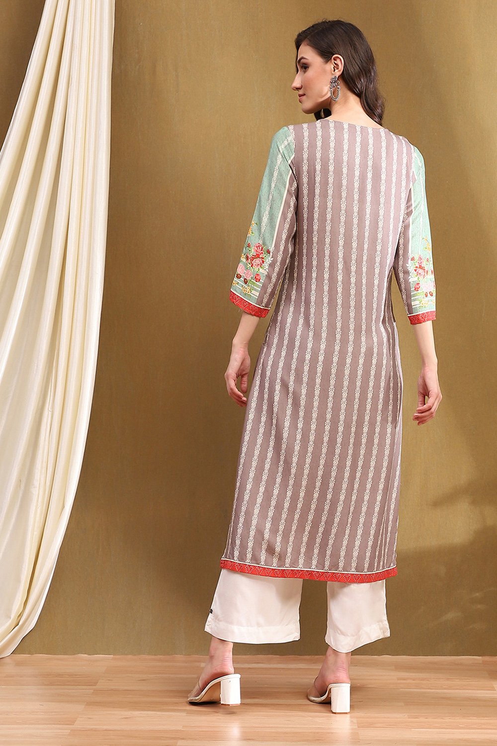 Grey Rayon Straight Kurta image number 3