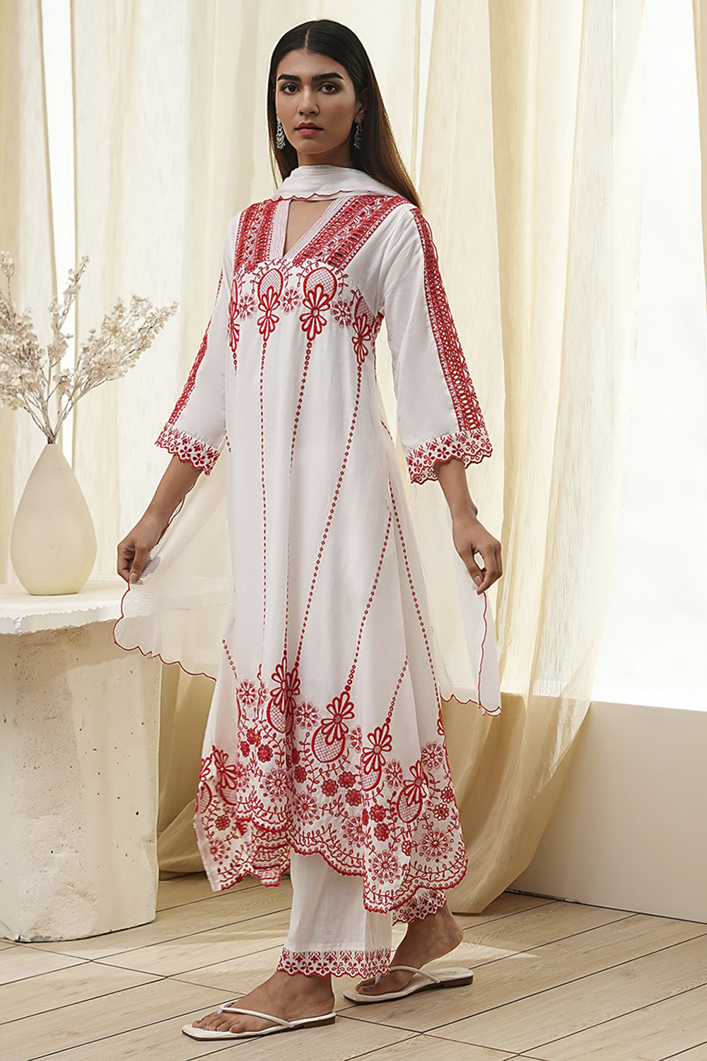 White and Red Cotton Asymmetric Suit Set image number 3