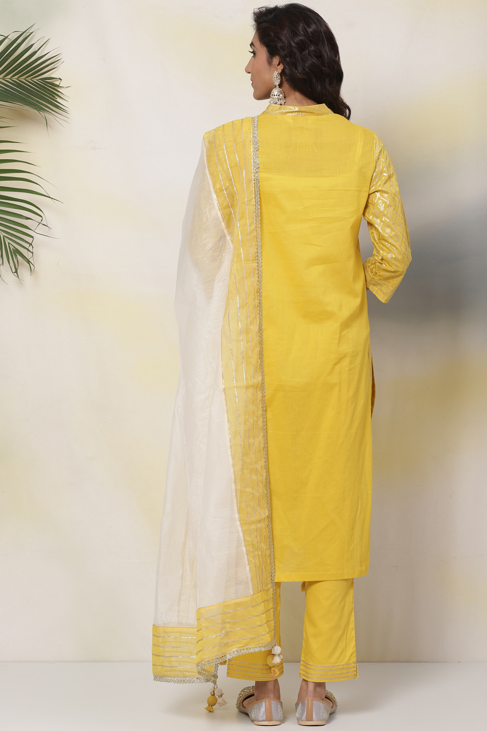 Yellow Cotton Straight Kurta Slim Pant Suit Set image number 4