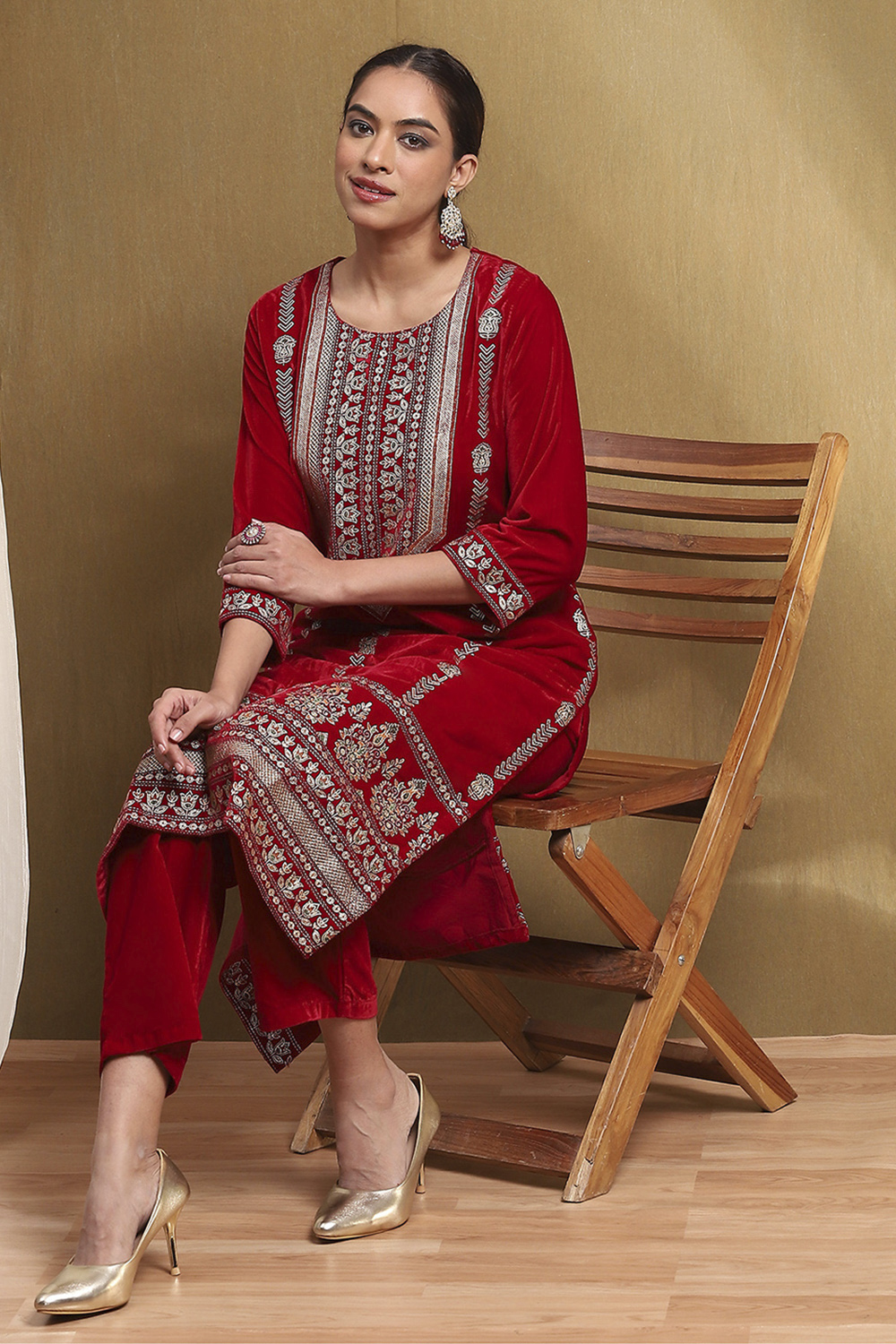 Red Velvet Embroidered Straight Kurta Set image number 0