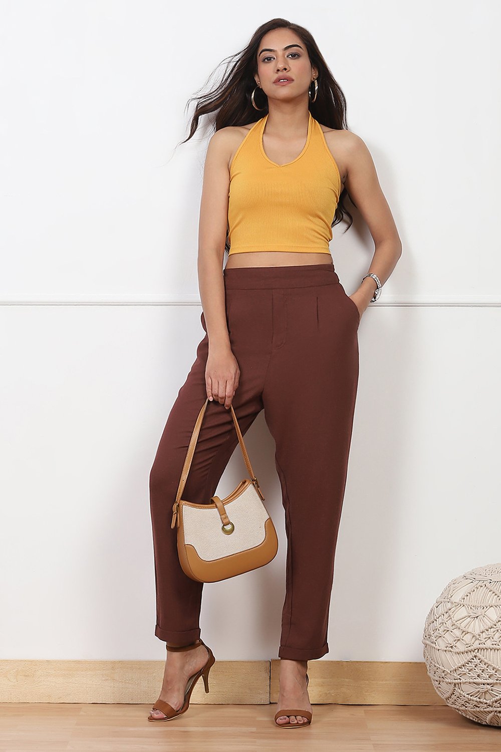 Brown Solid Tapered Relaxed Fit Pants image number 0