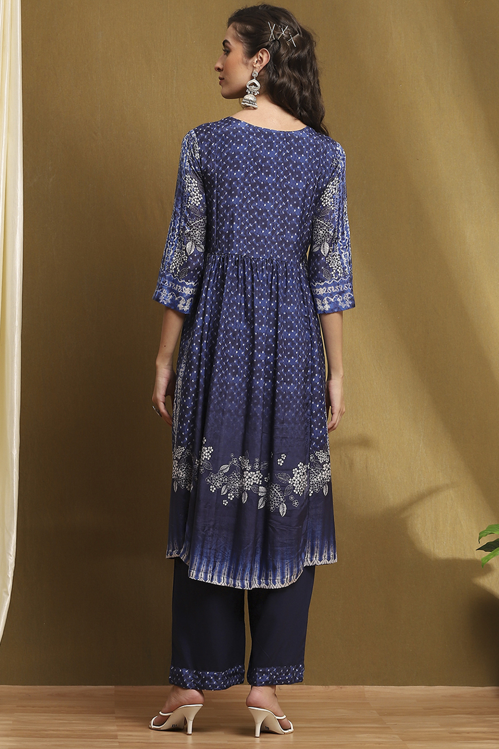 Indigo Modal Gathered Suit Set image number 4