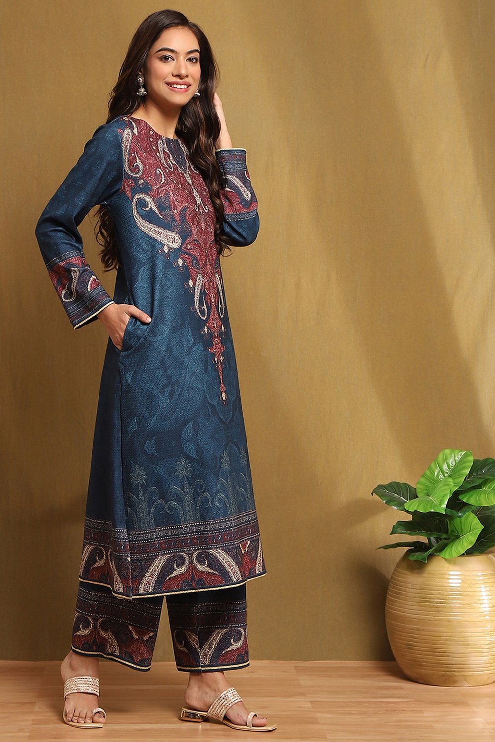 Teal Printed Straight Winter wear Kurta Set image number 5