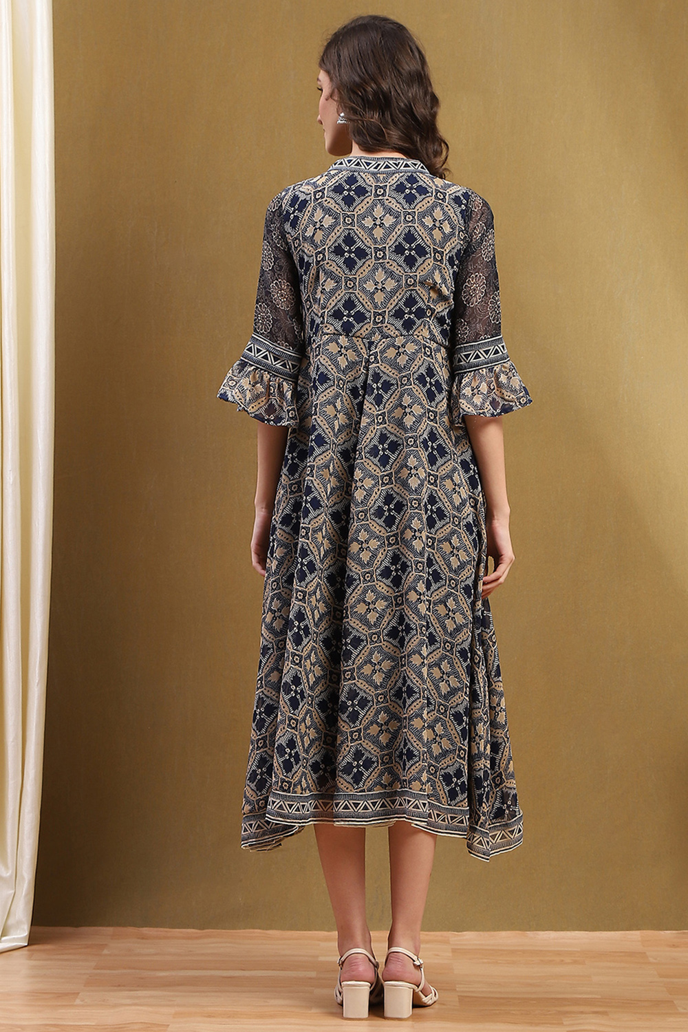 Blue Georgette Flared Kurta image number 3