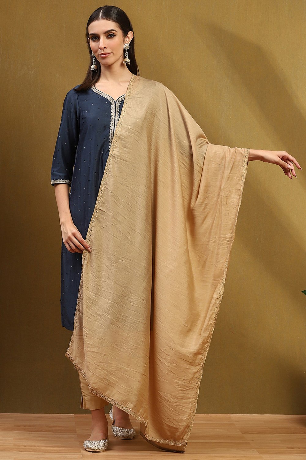 Gold Polyester Dupatta image number 4