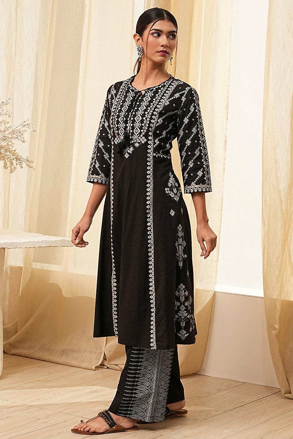 Off-White Pure Cotton Printed A-line Kurta Set image number 3