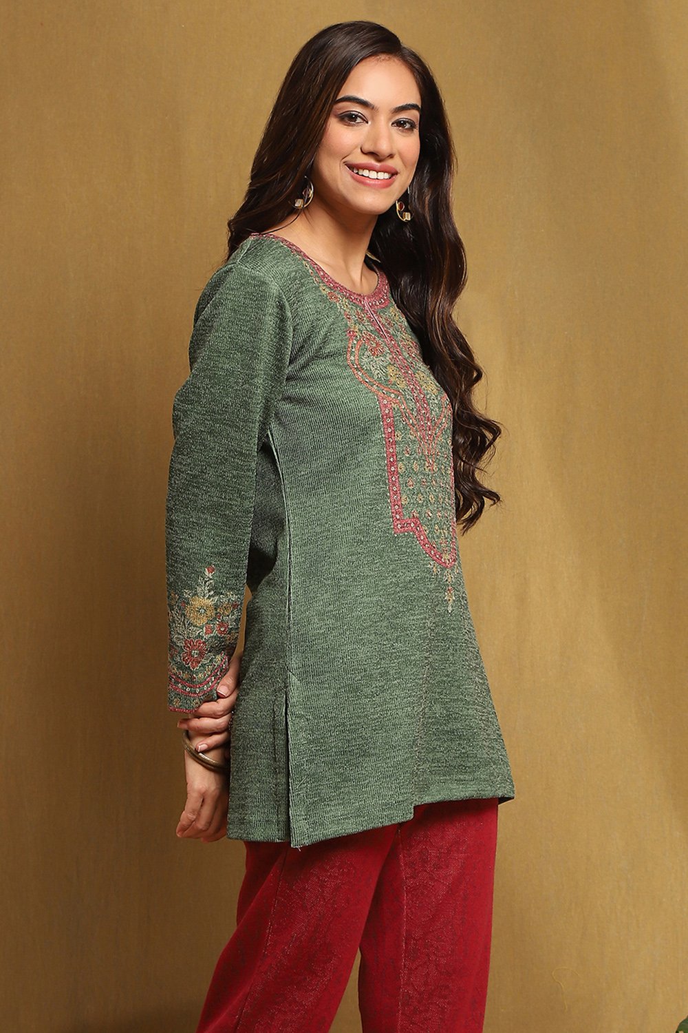 Green Polyester Straight Short Kurti image number 4