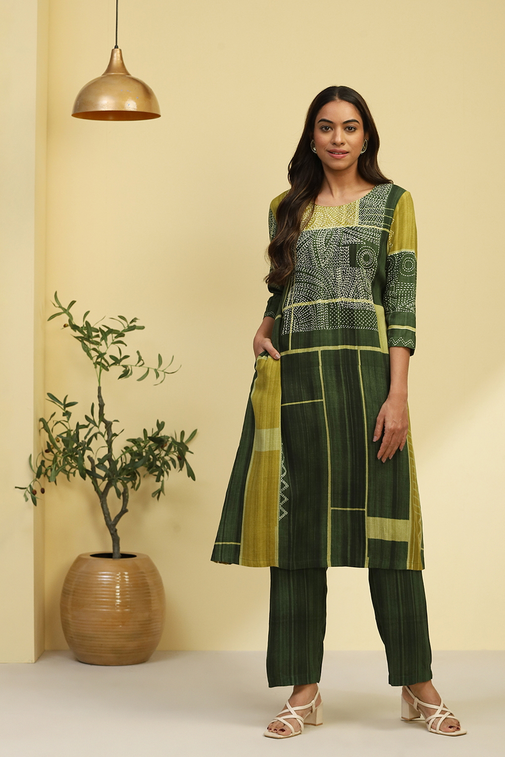 Green Printed Straight Kurta Set image number 0