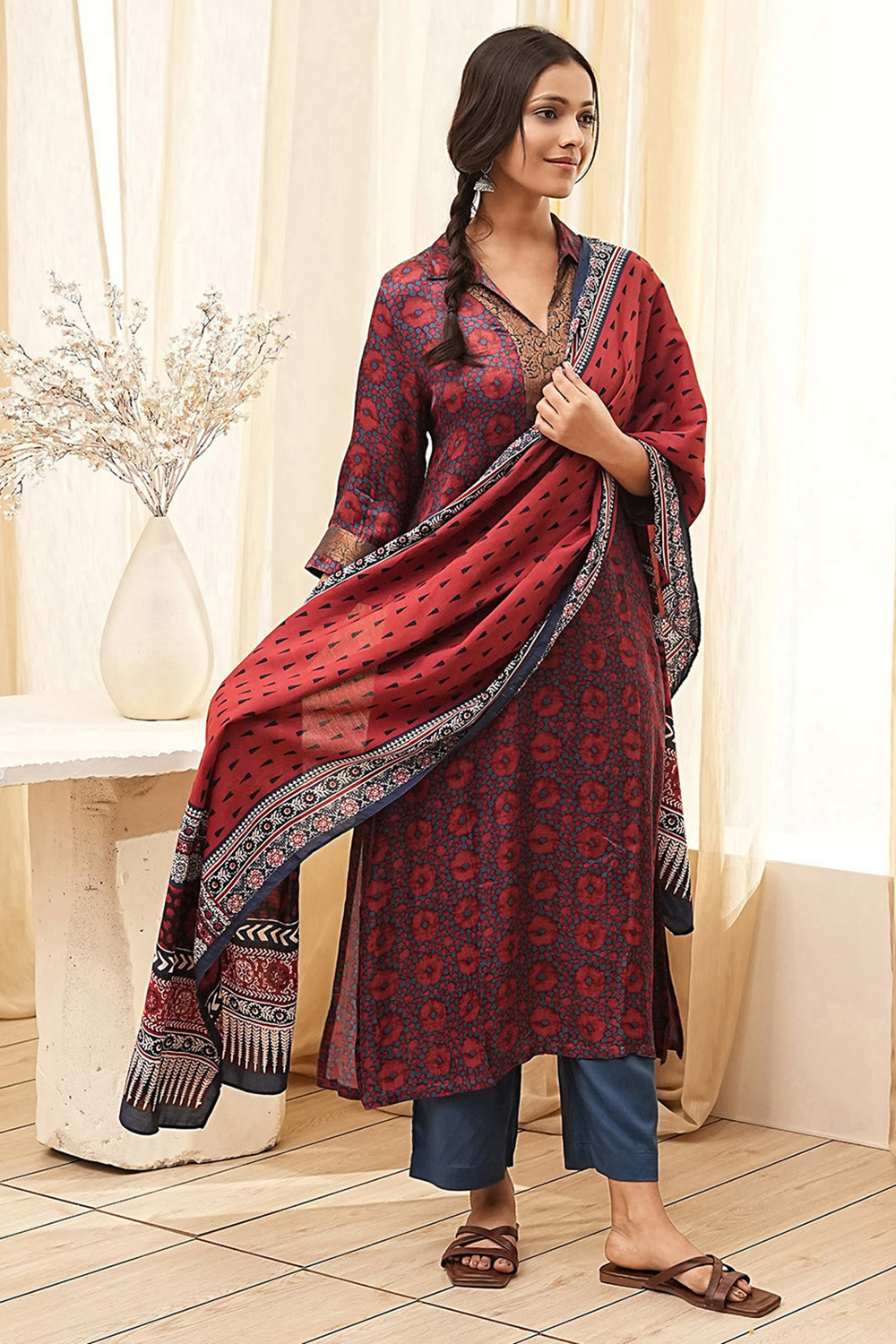 Maroon Floral Printed Straight Suit Set image number 5