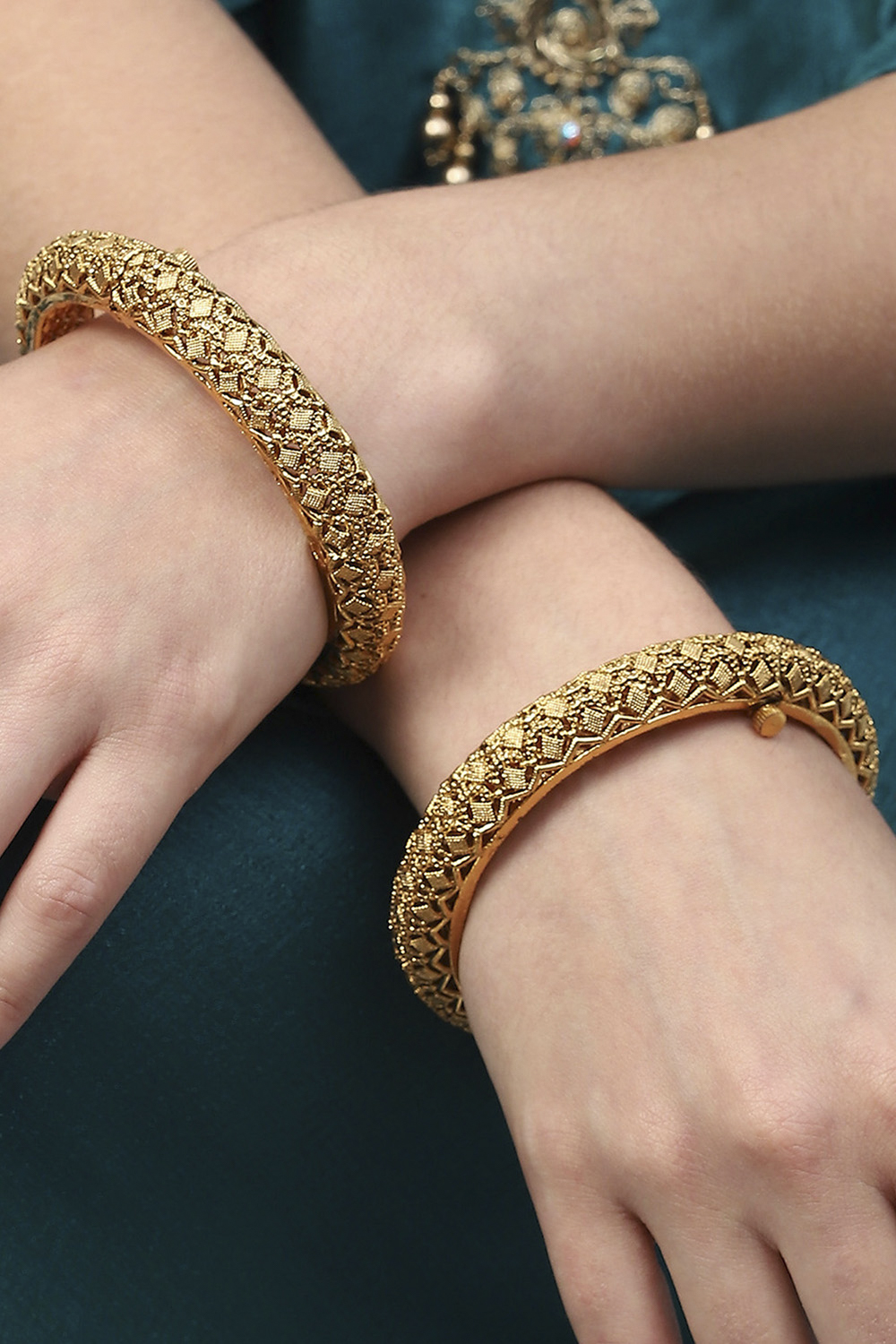 Gold Festive Kade Festive Bangle image number 4