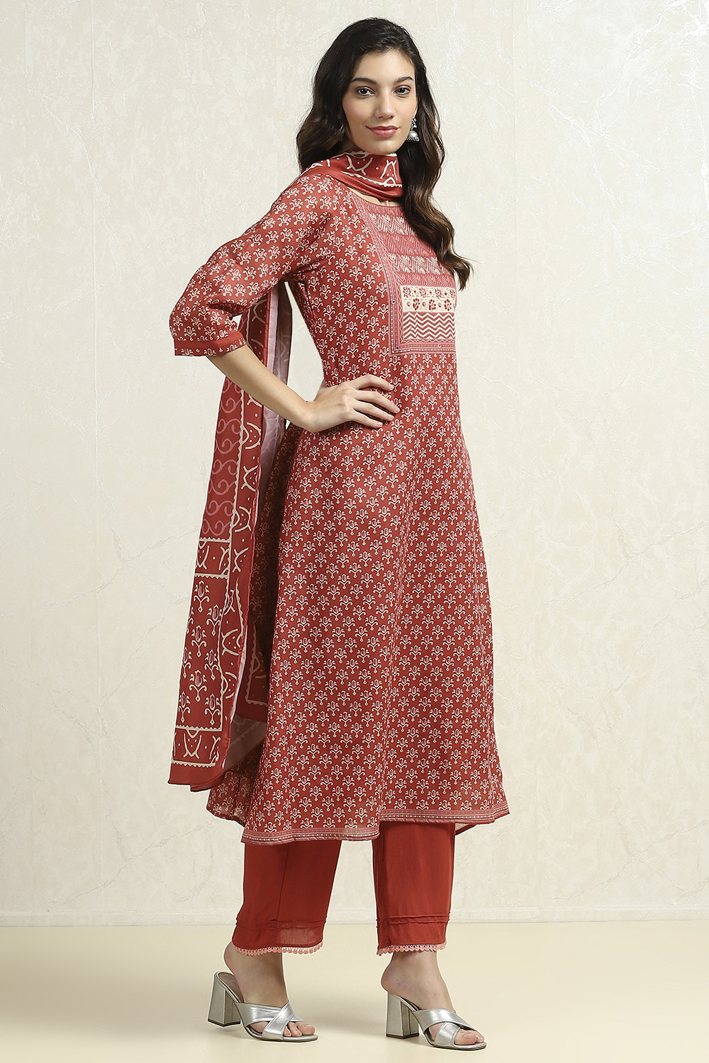 Green Cotton Blend Printed Unstitched Suit Set image number 6