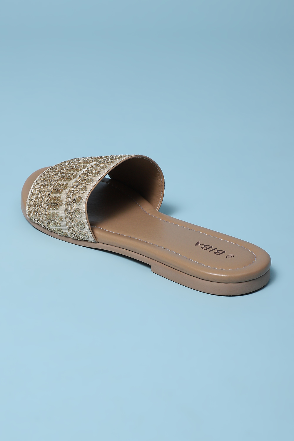 Off White Embroidered Sandals image number 4