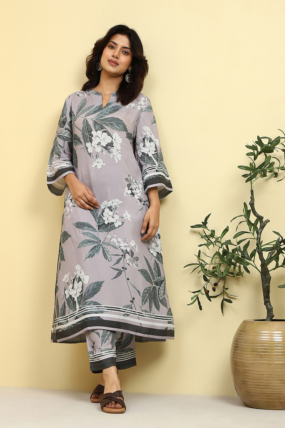 Yellow Floral Printed Shantoon Kurta Pants Set image number 0