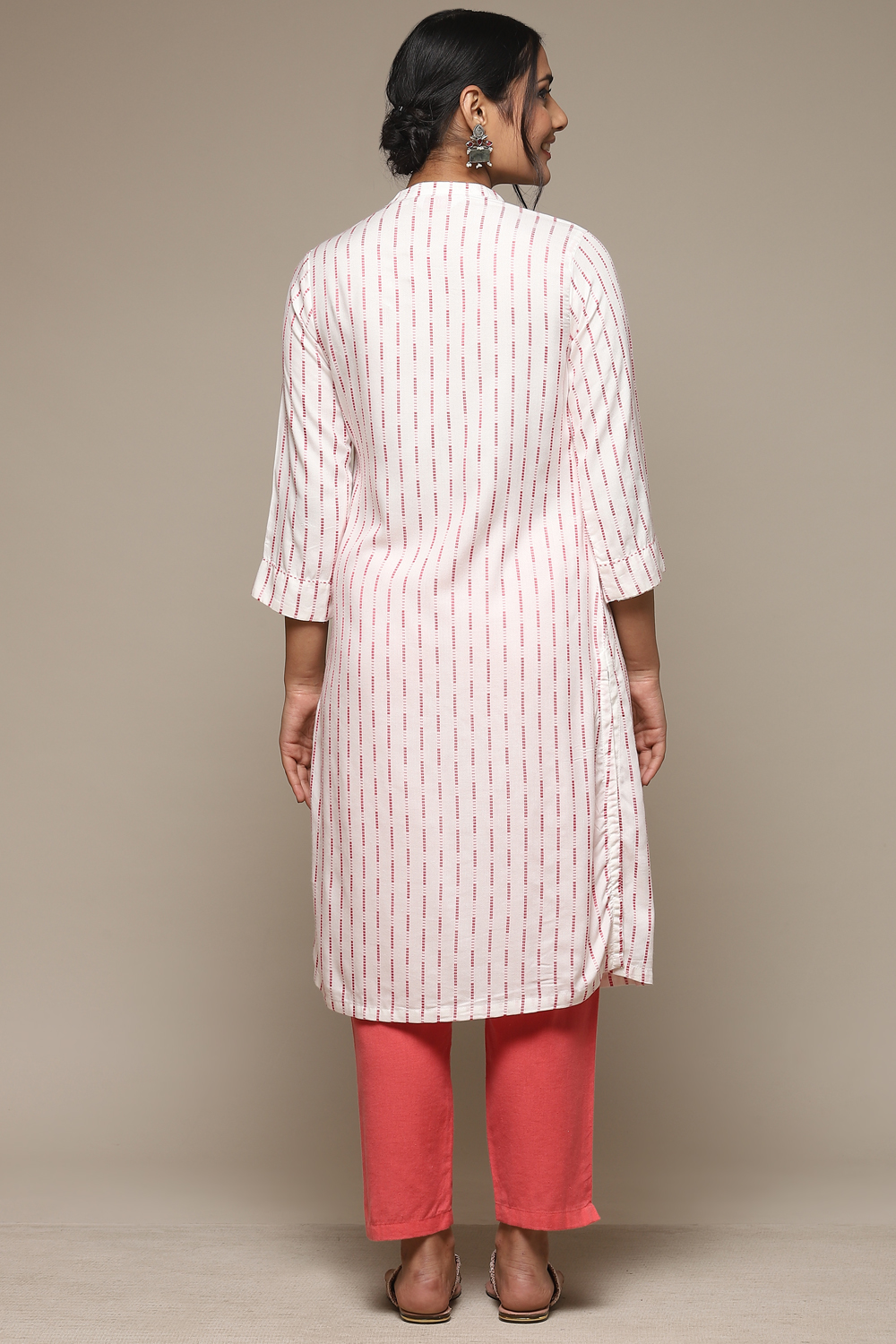 Off White Pink LIVA Straight Yarndyed Kurta image number 4