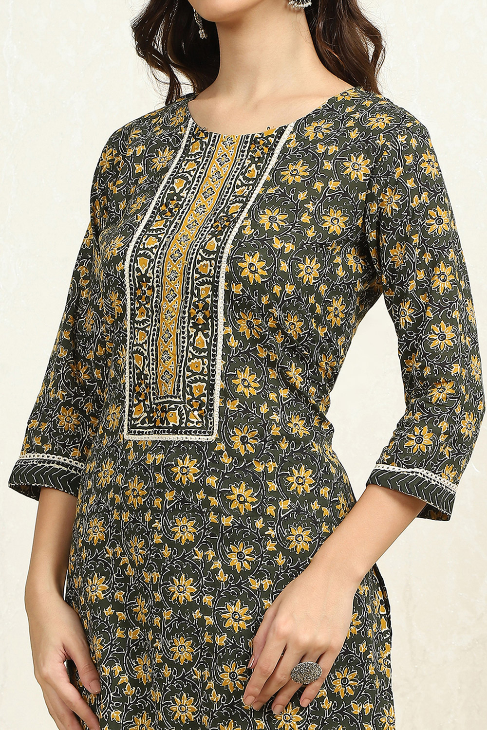 Green Cotton Printed Embroidered Unstitched Suit Set image number 2