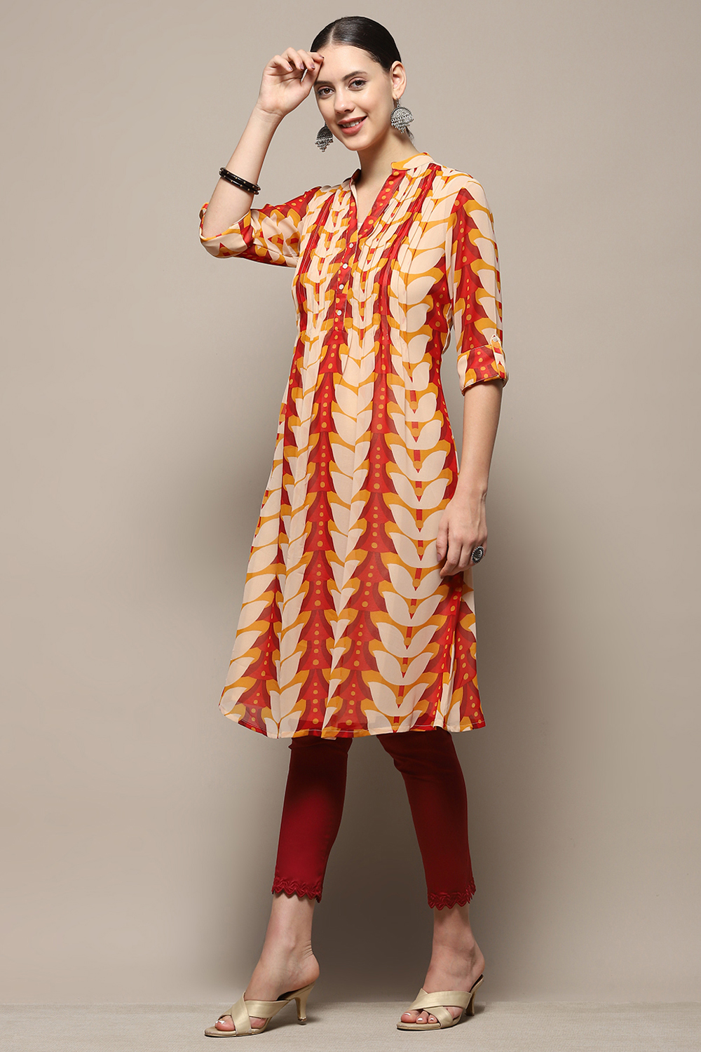 Cream-coloured Georgette Printed A-Line Kurta image number 3