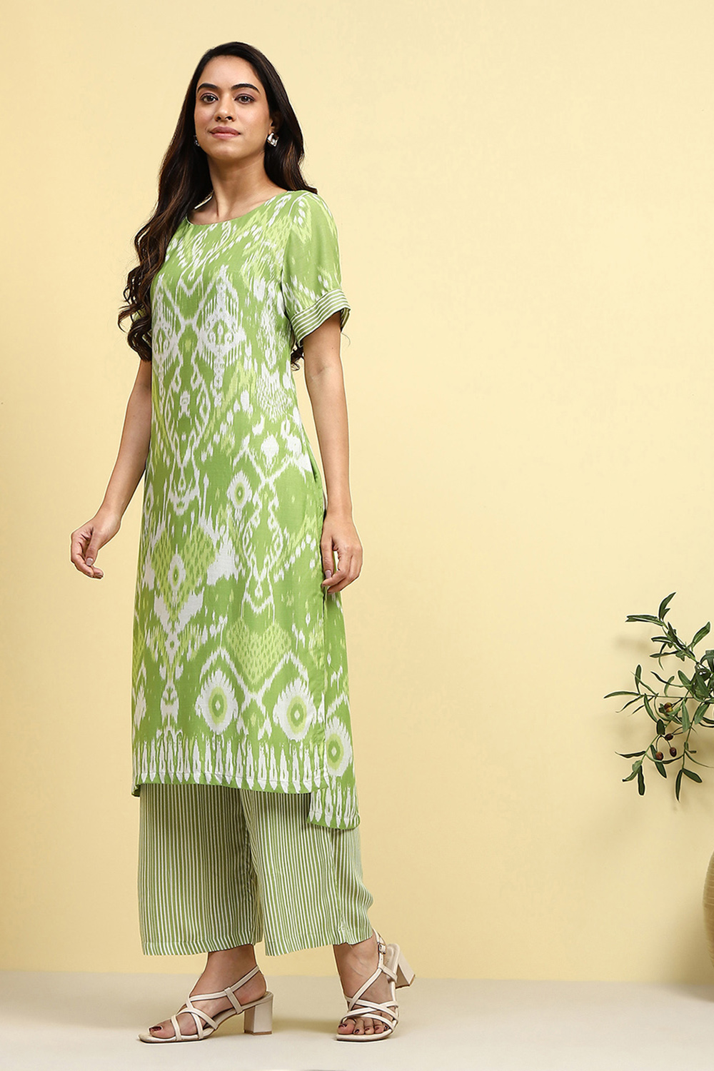 Moss Green Printed Straight Kurta Set image number 2