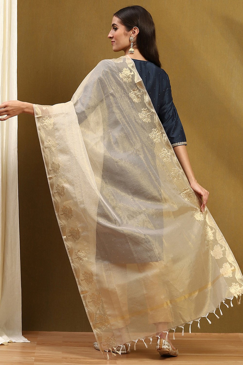 Gold Polyester Dupatta image number 3