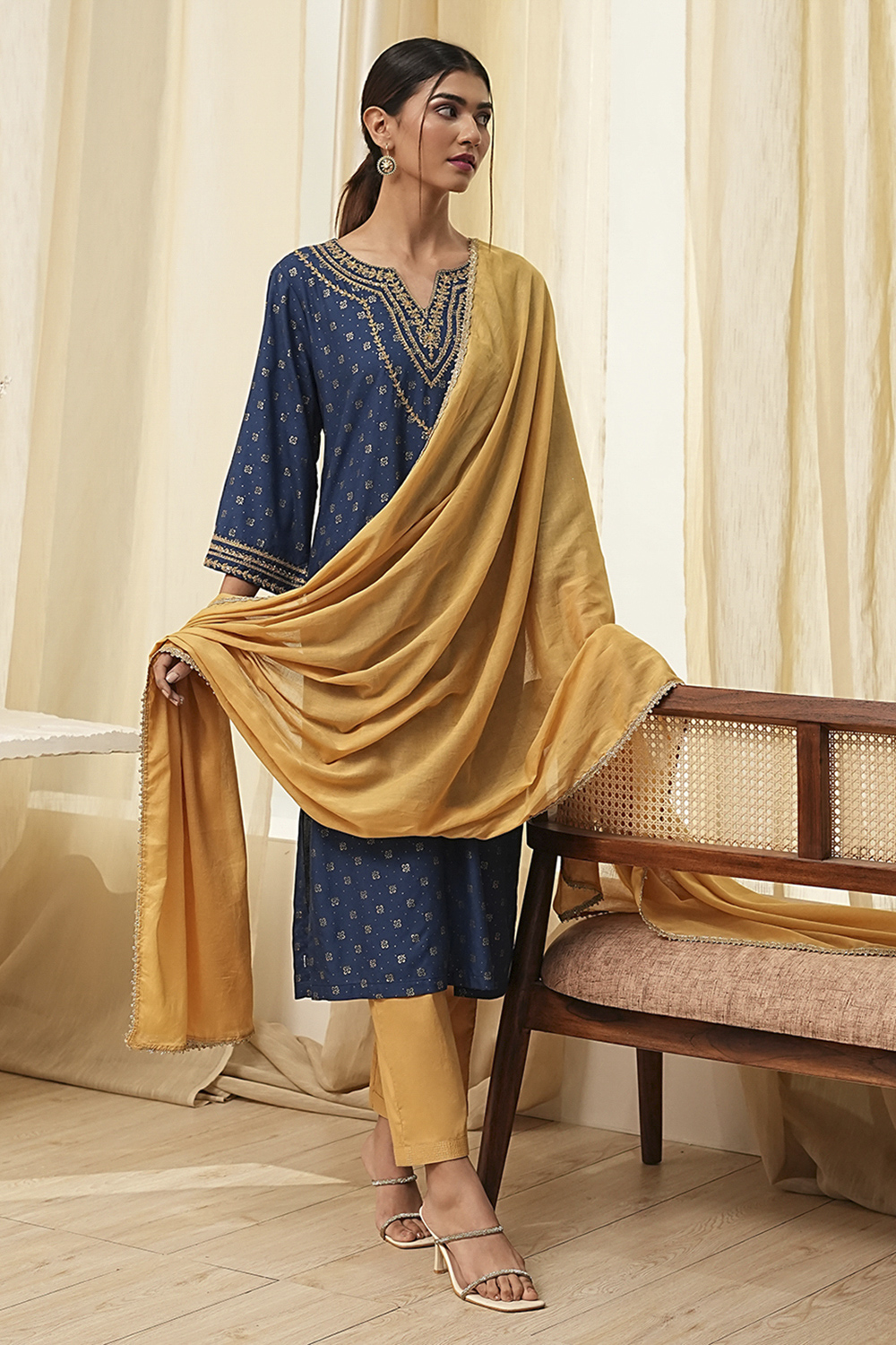 Gold  Dupatta image number 0