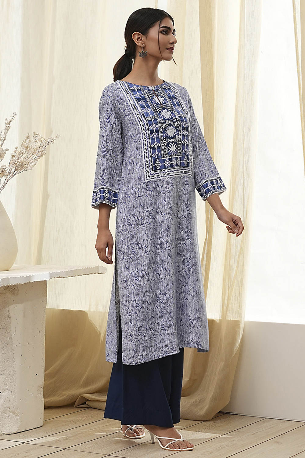 Indigo Viscose Rayon Straight Printed Kurta image number 4