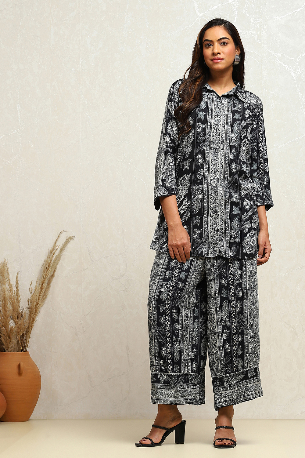 Black Printed Shirt-Style Kurti Co-ord Set image number 6