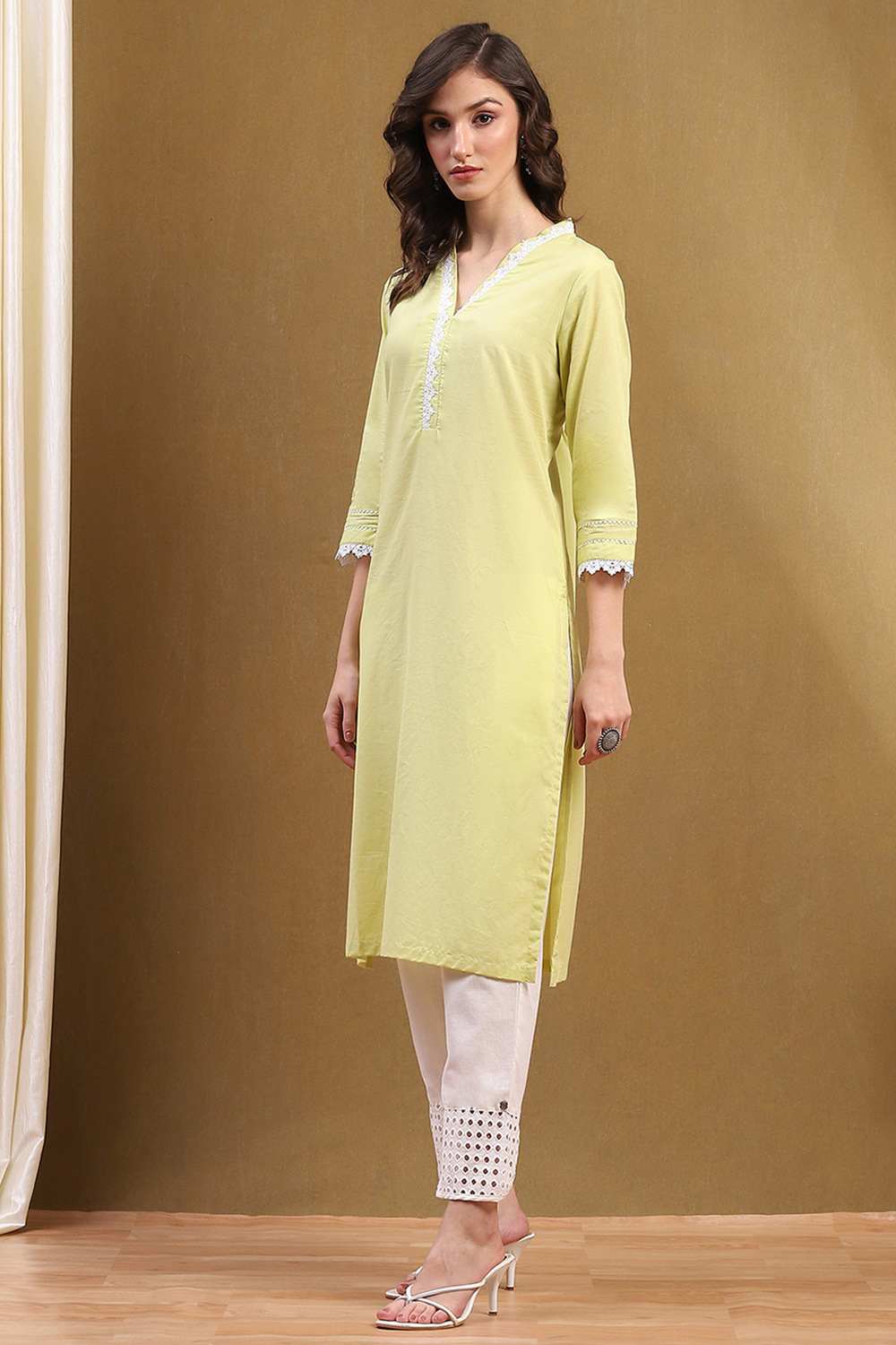 Pink Cotton Solid Regular Fit Straight Kurta image number 2