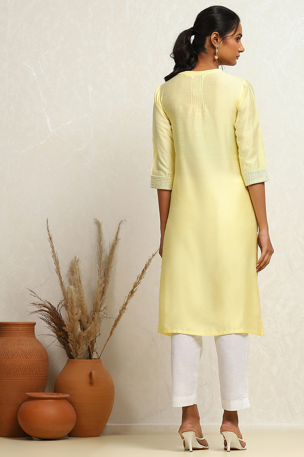 Yellow Solid Nylon Viscose Straight Kurta image number 3