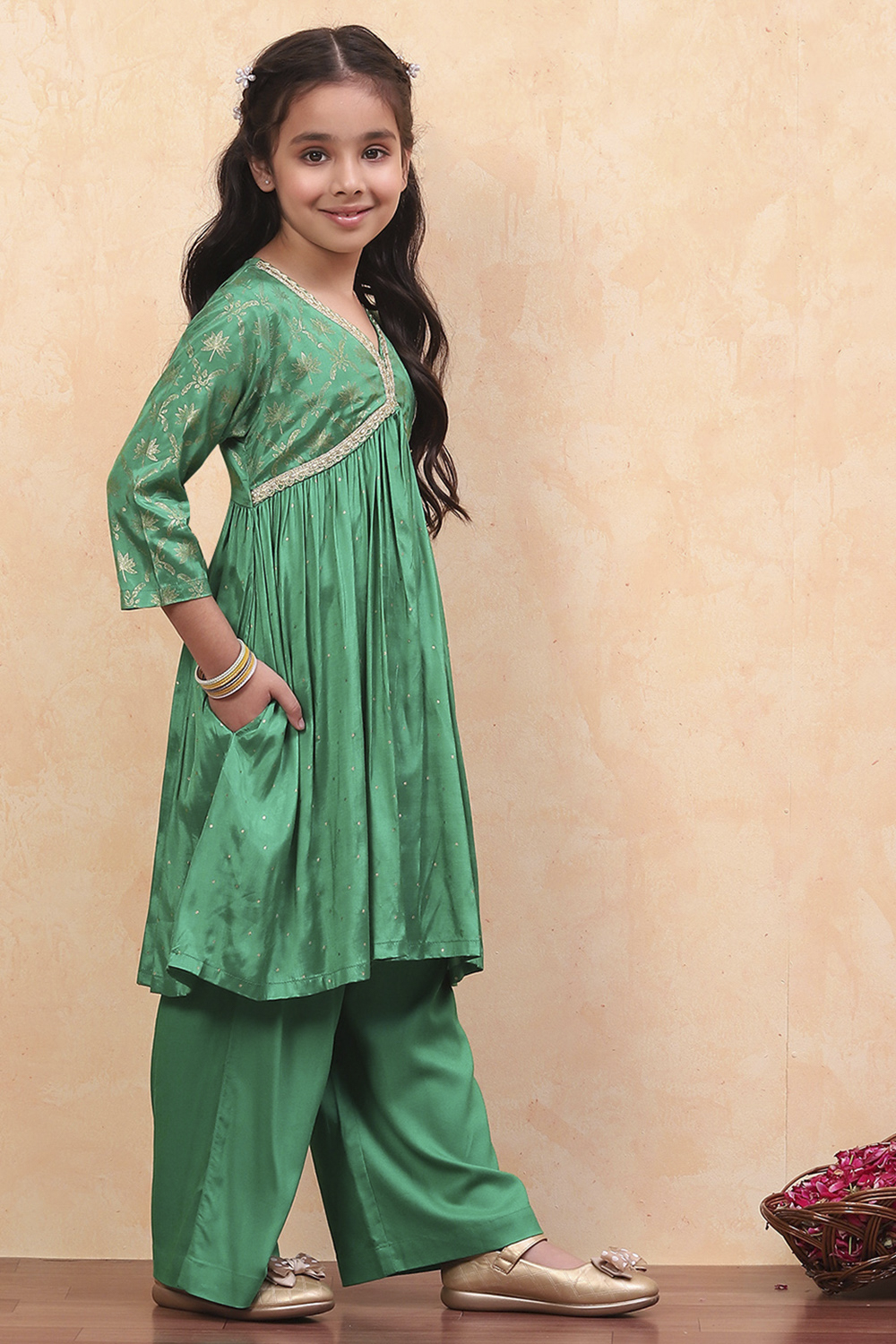 Green Viscose Blend Gathered Kurta Set image number 5