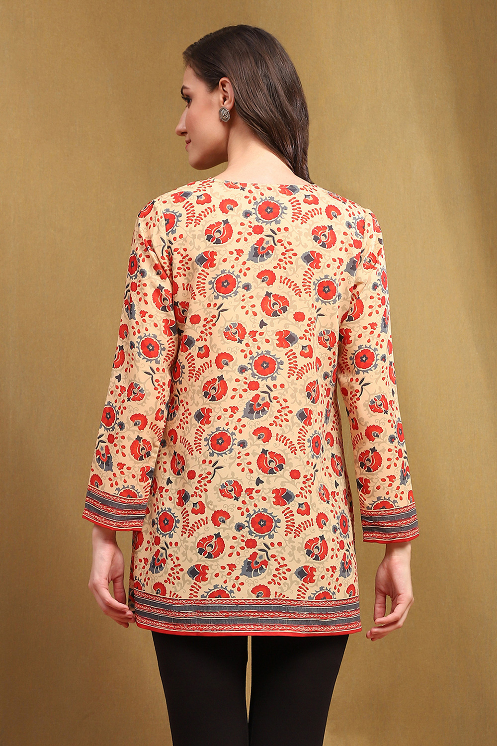 Ecru and Red Floral Printed Regular Fit Straight Kurti image number 3