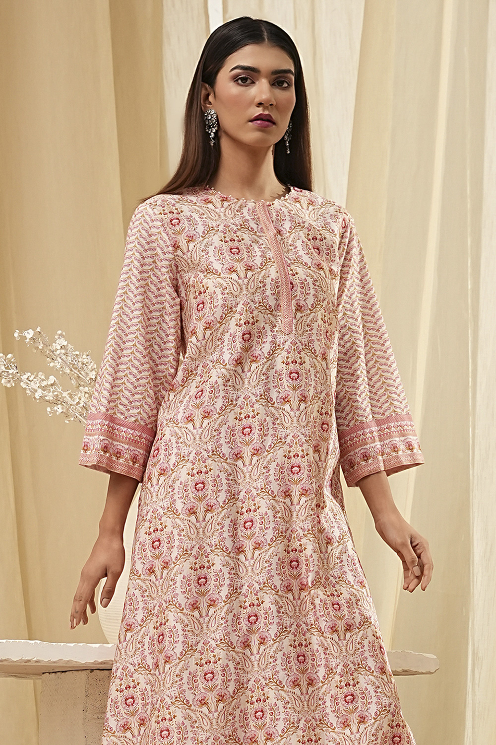 Off-White and Pink Cotton Straight Kurta Set image number 1