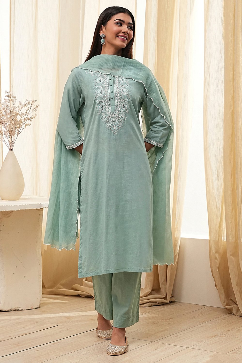 Green Pure Cotton Embellished Straight Suit Set image number 0