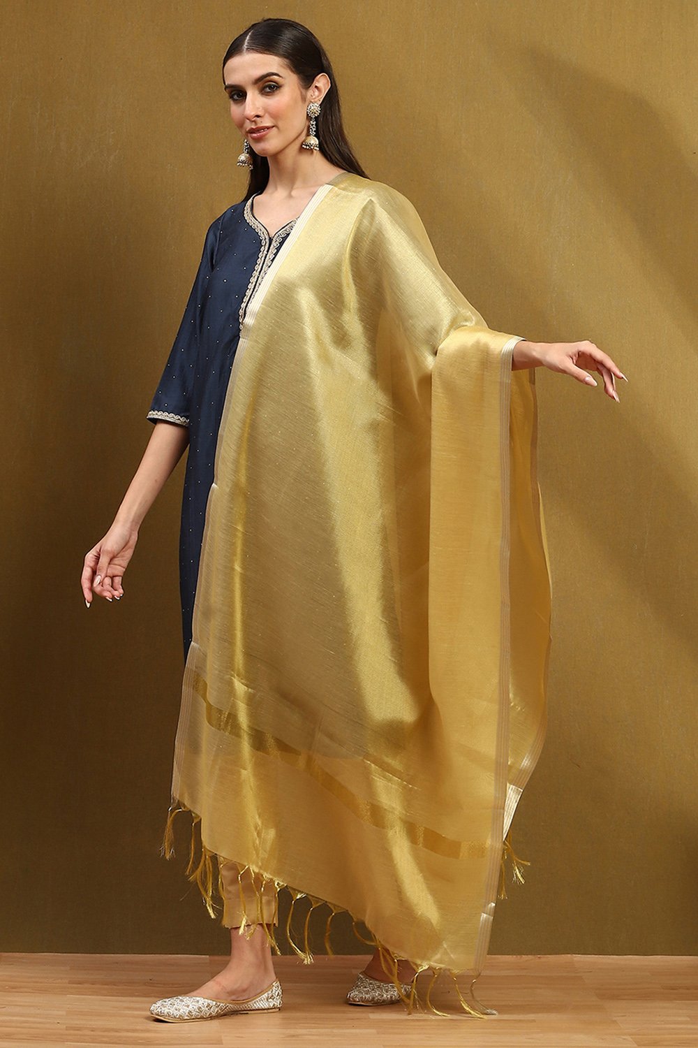 Gold-Toned Poly Silk Yarn-Dyed Festive Dupatta image number 2