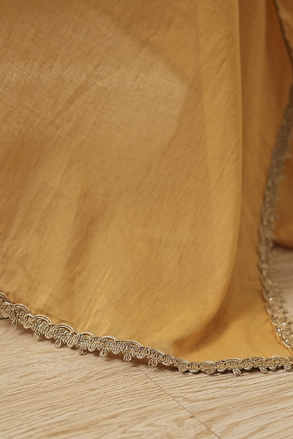 Gold  Dupatta image number 1