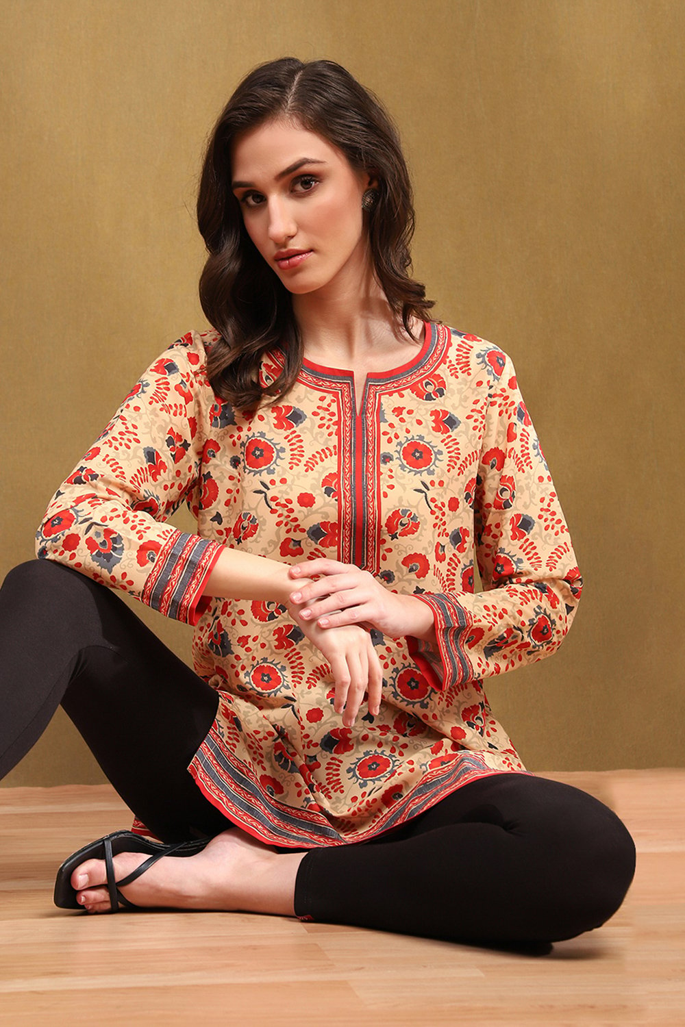 Ecru and Red Floral Printed Regular Fit Straight Kurti image number 0