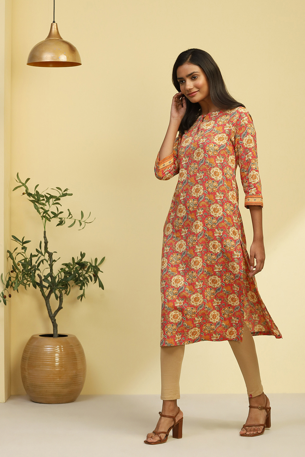 Pink Cotton Floral Printed Straight Kurta image number 2