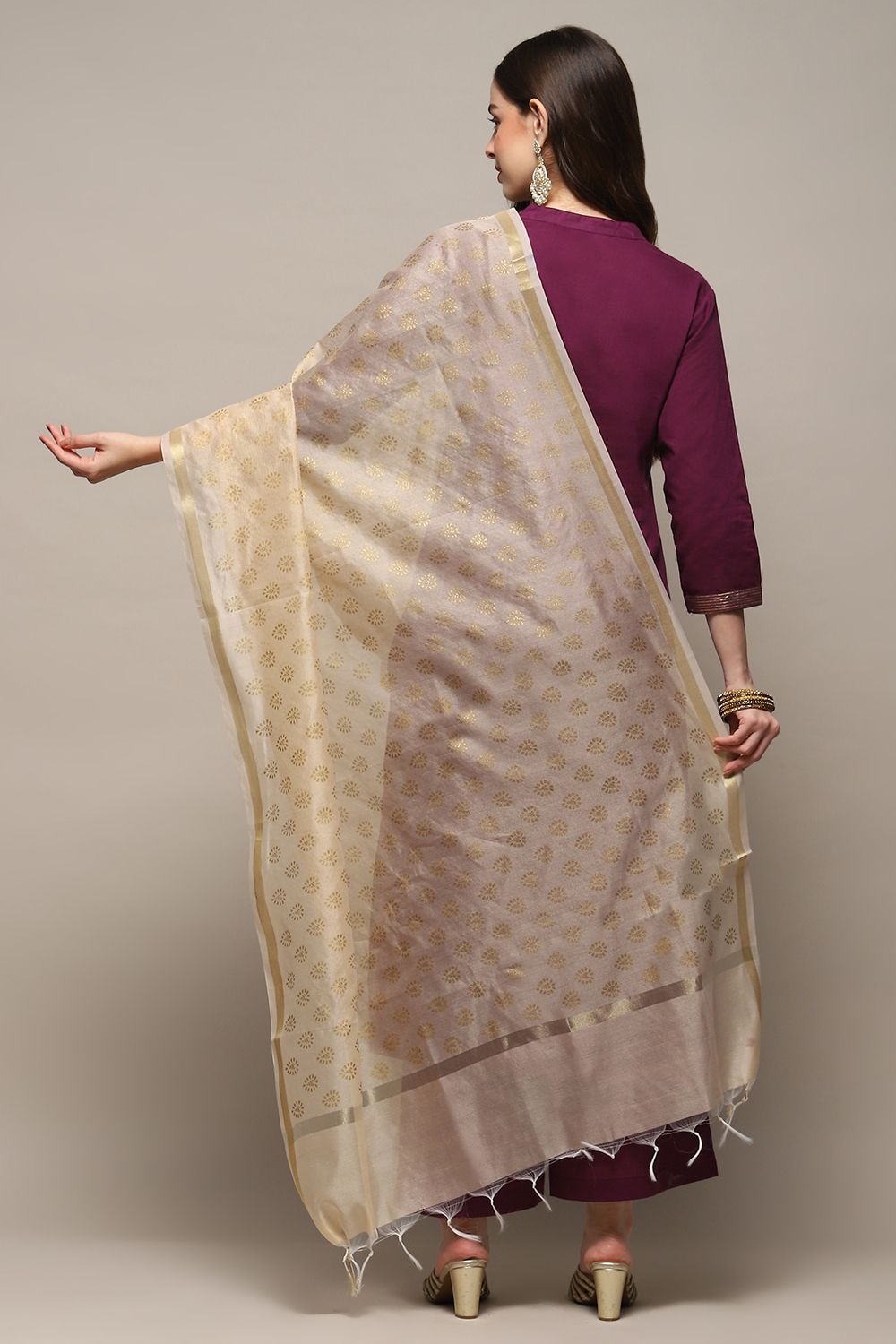 Beige Yard-Dyed Dupatta image number 2