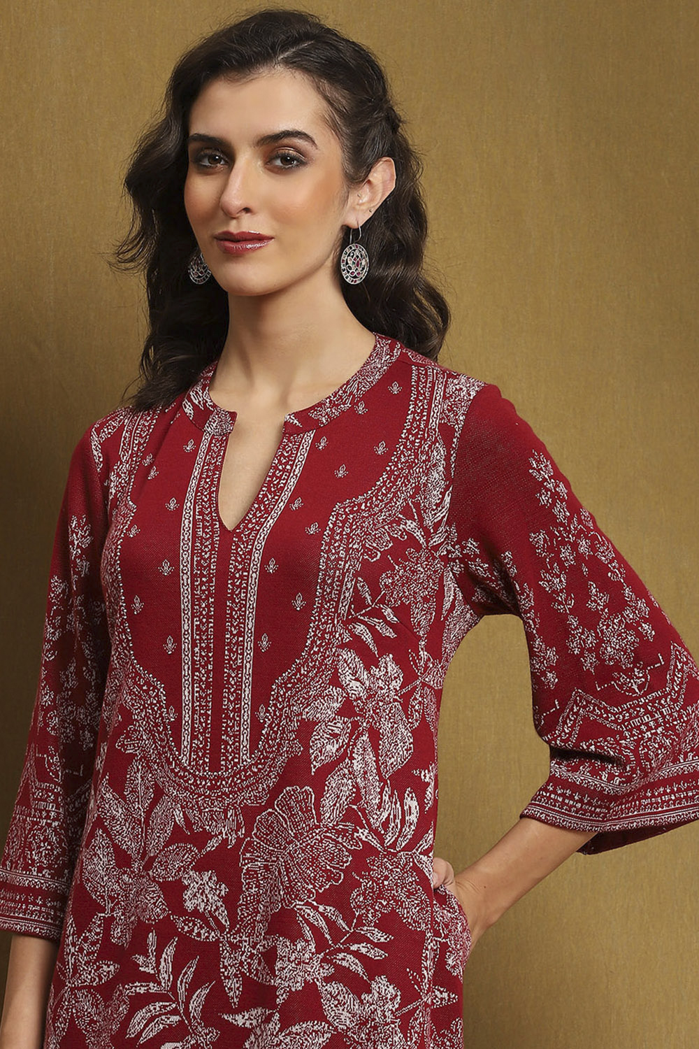 Maroon Jacquard Straight Kurta image number 1