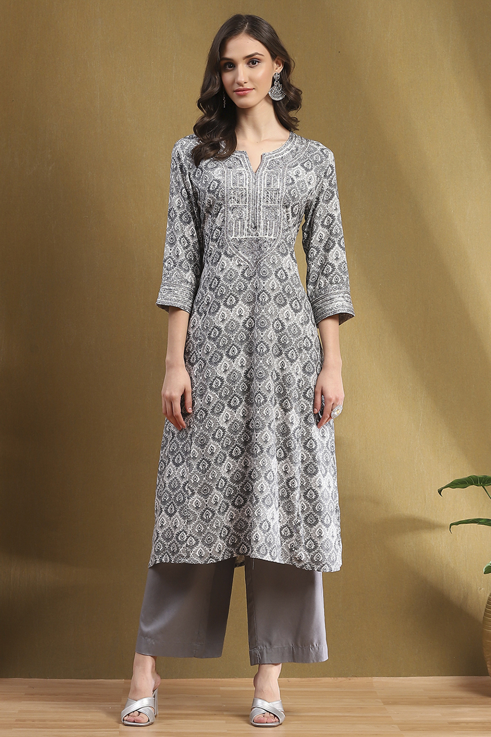 Grey Printed Festive A-line Suit Set image number 6