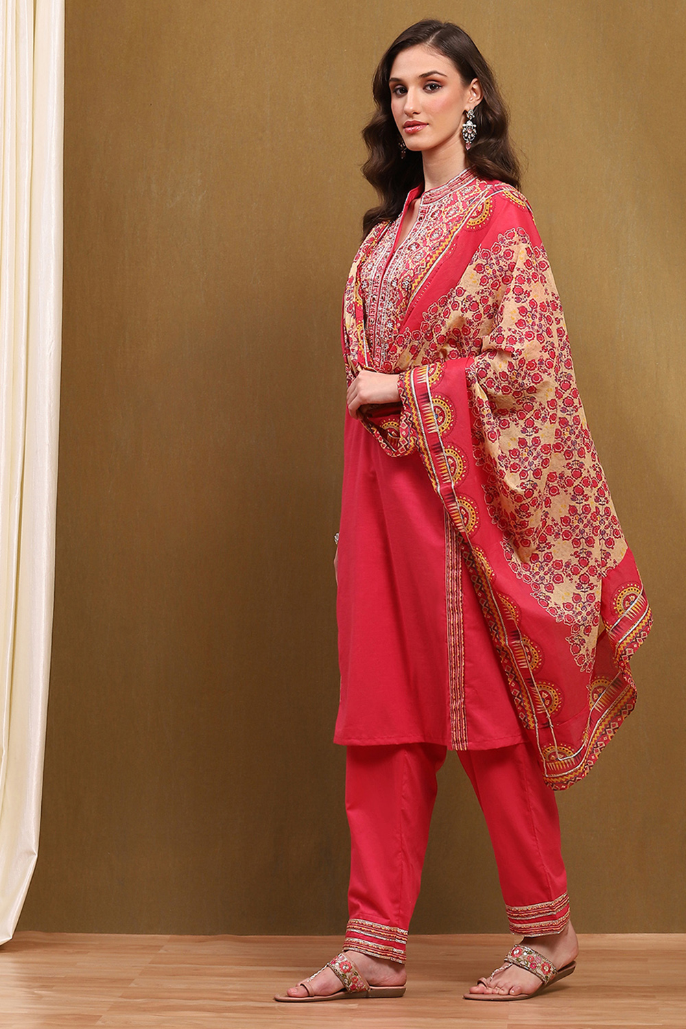 Pink Cotton Floral Printed Straight Suit Set image number 3