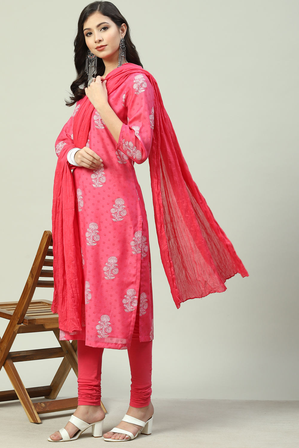 Peach Straight Kurta Churidar Suit Set image number 6